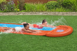 Vodní skluzavka pro dvě děti