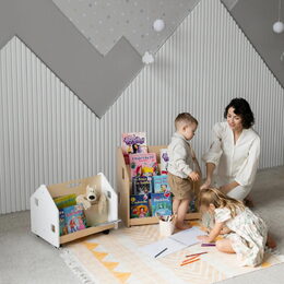 BusyKids Oboustranná knihovna na kolečkách bílá