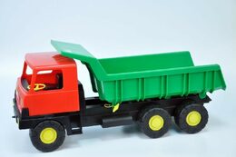 Auto nákladní korba zelená kabina červená plast 75cm
