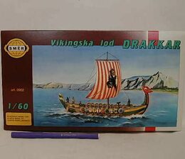 Směr Model Viking Vikingská loď DRAKKAR 1:60 20,8x30,3cm v krabici 34x19x5,5cm