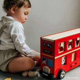 Bigjigs Toys Dřevěné navlékací korálky v bedýnce