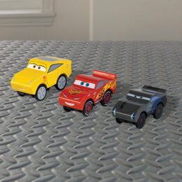 KidKraft Disney Auta – 3 závoďáci o Zlatý píst