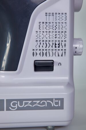 Šicí stroj Guzzanti GZ 118, 5 LET ZÁRUKA