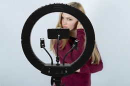 RIO PROFESSIONAL MAKEUP & VLOGGING 18-INCH DIMMABLE LED RING LIGHT