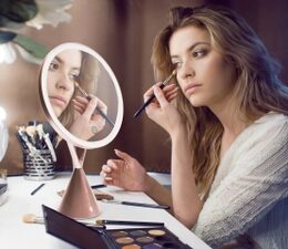 RIO ILLUMINATED MAKEUP MIRROR WITH 1x AND 5x MAGNIFICATION