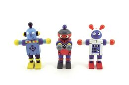 Teddies Robot dřevo 12cm 6 druhů 12ks v boxu od 18 měsíců