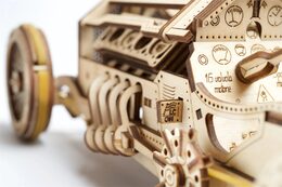 Ugears 3D dřevěné mechanické puzzle U9 Auto (Grand Prix)