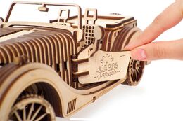 Ugears 3D dřevěné mechanické puzzle VM-01 Auto (roadster)