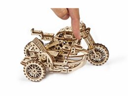 Ugears 3D dřevěné mechanické puzzle UGR-10 Motorka (scrambler) s vozíkem