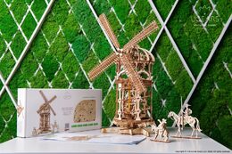 Ugears 3D dřevěné mechanické puzzle Větrný mlýn