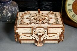 Ugears 3D dřevěné mechanické puzzle Starožitná šperkovnice