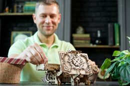 Ugears 3D dřevěné mechanické puzzle Starožitná šperkovnice