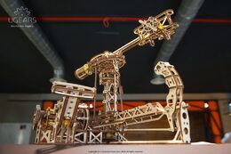 Ugears 3D dřevěné mechanické puzzle Létající stroje