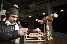 Ugears 3D dřevěné mechanické puzzle Létající stroje
