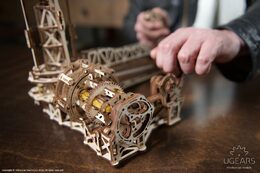 Ugears 3D dřevěné mechanické puzzle Létající stroje