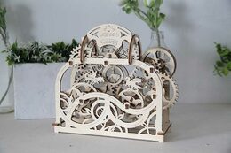 Ugears 3D dřevěné mechanické puzzle Divadlo