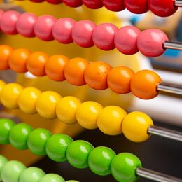 Bigjigs Baby Aktivní trojúhelník s angličtinou - poškozený obal