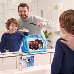 PRO 3 JUNIOR STAR WARS KARTÁČEK ORAL B
