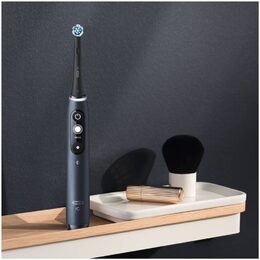 iO7 SERIES BLACK ONYX KARTÁČEK ORAL-B
