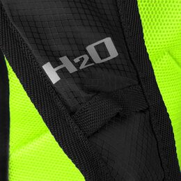 Spokey SPRINTER - Sportovní, cyklistický a běžecký batoh 5 l, zeleno/černý, vodě