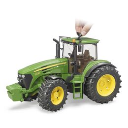 Bruder Lesní traktor JOHN DEERE 7930