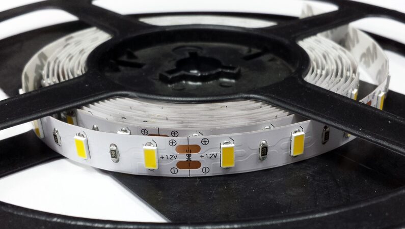 LED pásek ARC SMD 5730 60LED/m, 5m, teplá bílá, IP20,12V, 1500lm/1m