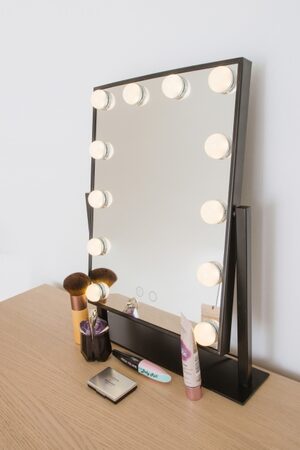 RIO HOLLYWOOD GLAMOUR LARGE LIGHTED MIRROR MMHL - poškozený obal