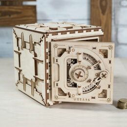 Ugears 3D dřevěné mechanické puzzle Trezor