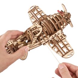 Ugears 3D dřevěné mechanické puzzle Letadlo Mad Hornet