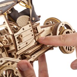 Ugears 3D dřevěné mechanické puzzle Historický automobil UGR-T