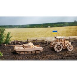 Ugears 3D dřevěné mechanické puzzle Traktor Wins