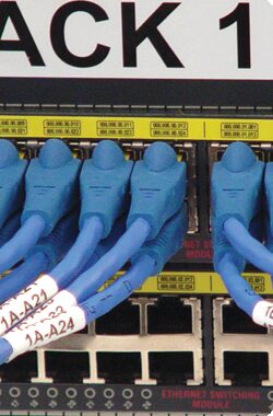 Páska Brother TZE-M31, 12mm, průsvitná matná/černá, laminovaná, délka 8m