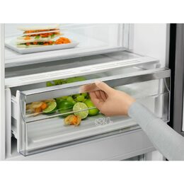 ELECTROLUX LNC7ME32W2