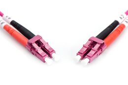Kabel Digitus Optic Patch, LC / LC, Multimode, OM4, 50/125 µ, 1m - růžový