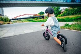 Odrážedlo MoMi BREKI s brzdou šedé