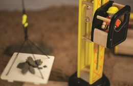 Tidlo Dřevěný jeřáb Poškozený obal