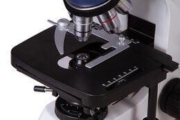 Levenhuk MED D30T LCD Digital Trinocular Microscop