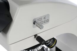 Digitální trinokulární mikroskop Levenhuk MED D45T LCD