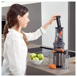 Odšťavňovač Black+Decker, BXJE200E - šnekový, DC motor, extra velký otvor, 200 W