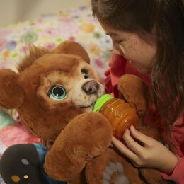 Hračka Hasbro FurReal Blueberry medvěd
