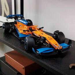 Závodní auto McLaren Formule 1 42141