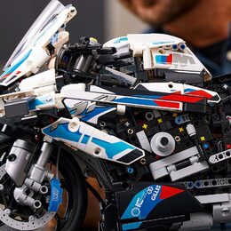 BMW M 1000 RR 42130