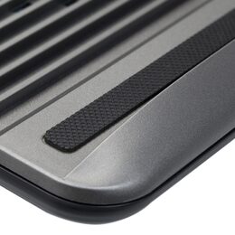 Riva Case 5555 chladicí podložka do 15.6'', stříbrná