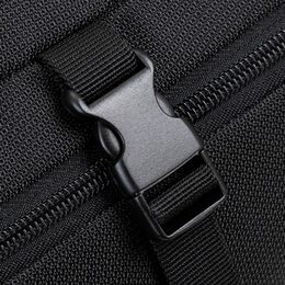 Riva Case 8461 cestovní batoh na notebook 17.3", černý