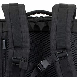 Riva Case 8461 cestovní batoh na notebook 17.3", černý