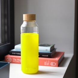 QUOKKA FLOW Skleněná láhev NEON GREEN 660ml