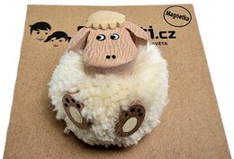 2Kids Toys Dřevěná magnetka velká pompon Ovce