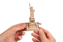 Ugears 3D dřevěné mechanické puzzle Socha Svobody