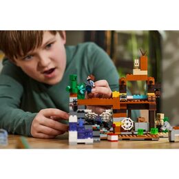 Důlní šachta v pustině 21263 LEGO