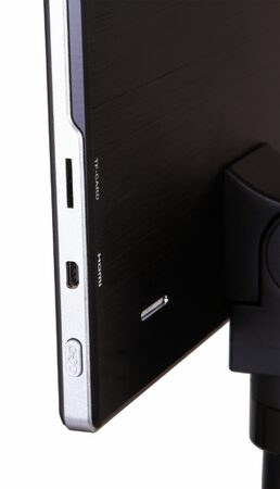 Mikroskopový digitální fotoaparát Levenhuk 5M s LDC obrazovkou 9,4"
